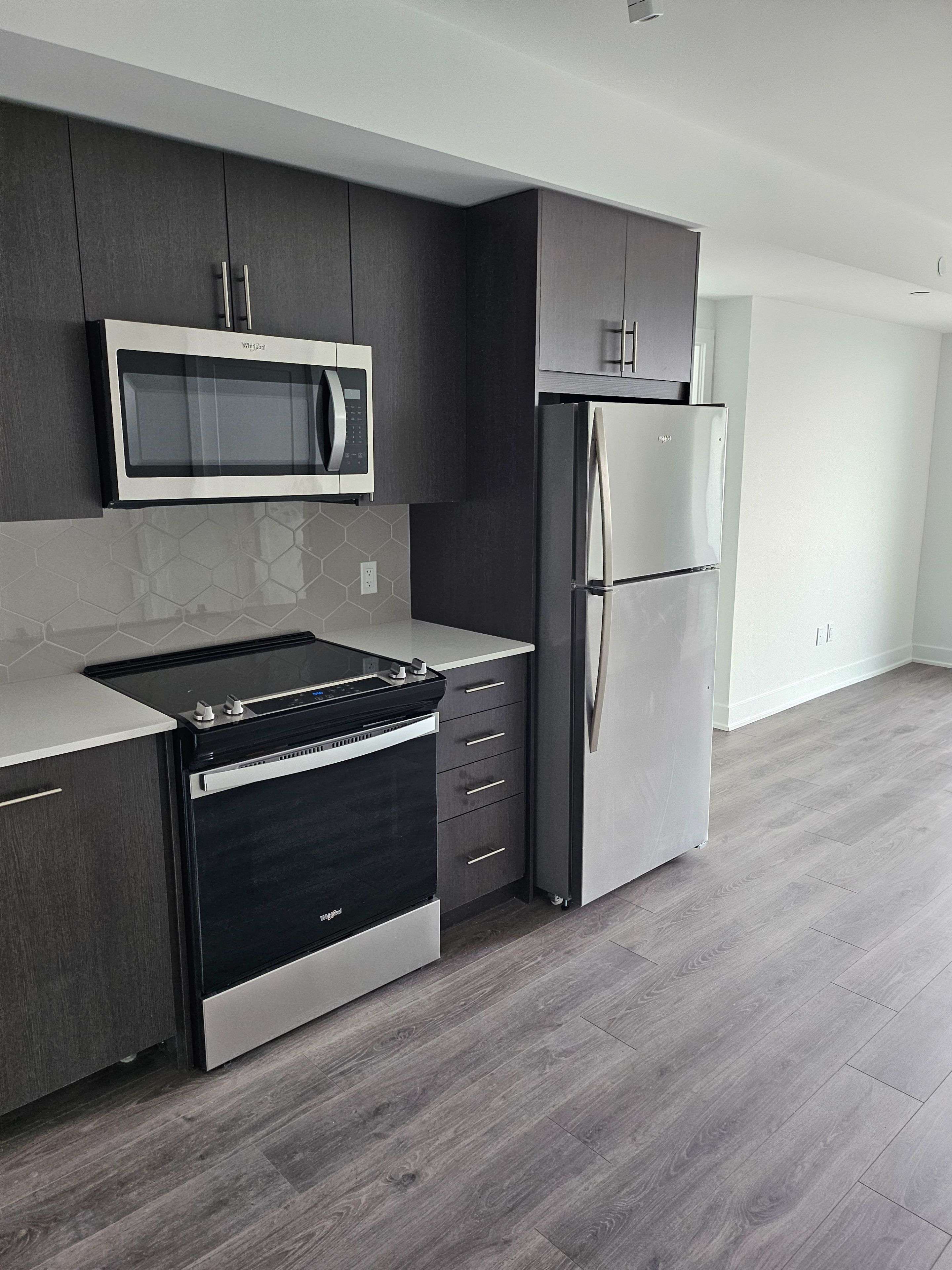 Oshawa, ON L1L 0W3,2545 Simcoe Street North ST #2405