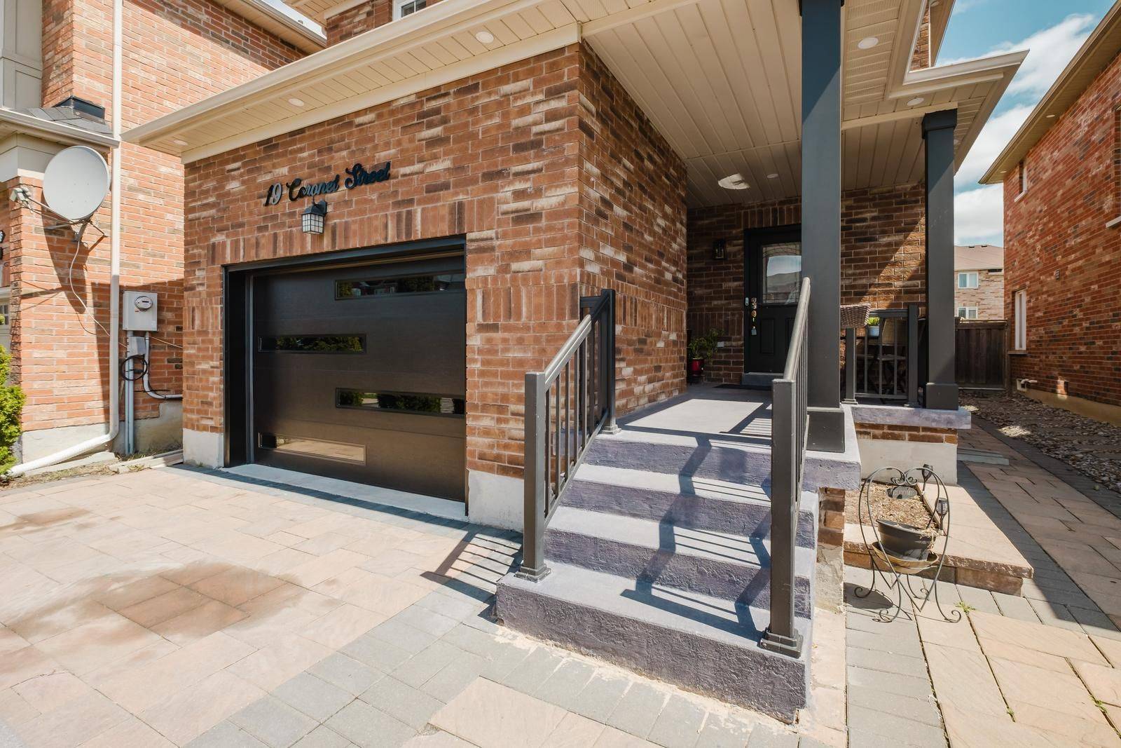 Whitchurch-stouffville, ON L4A 0X8,19 Coronet ST