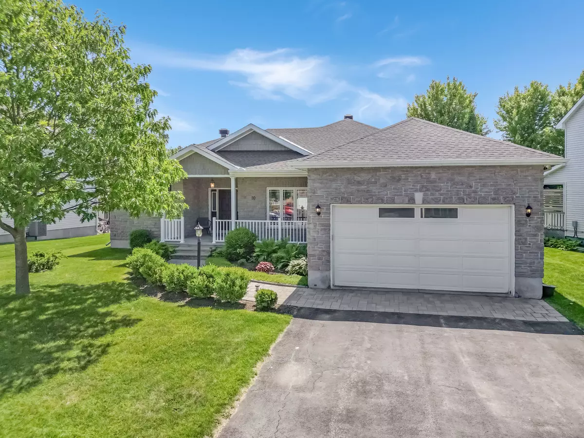 Stittsville - Munster - Richmond, ON K0A 2Z0,10 Rochelle DR