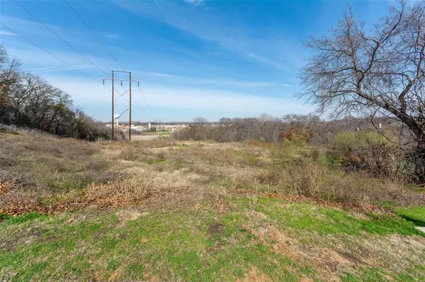 2109 Lakehill Court, Arlington, TX 76012