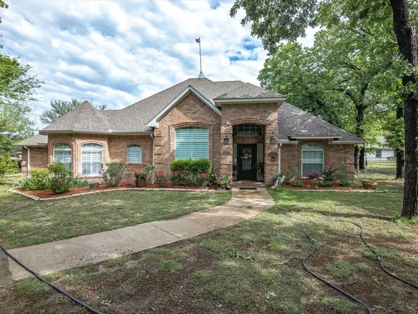 Decatur, TX 76234,102 W Ridge Street