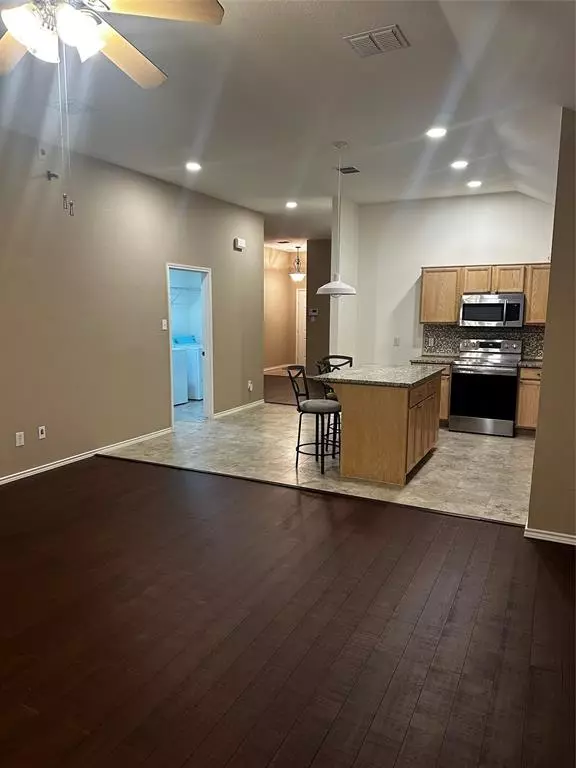 Cedar Hill, TX 75104,1018 Cove Hollow Drive
