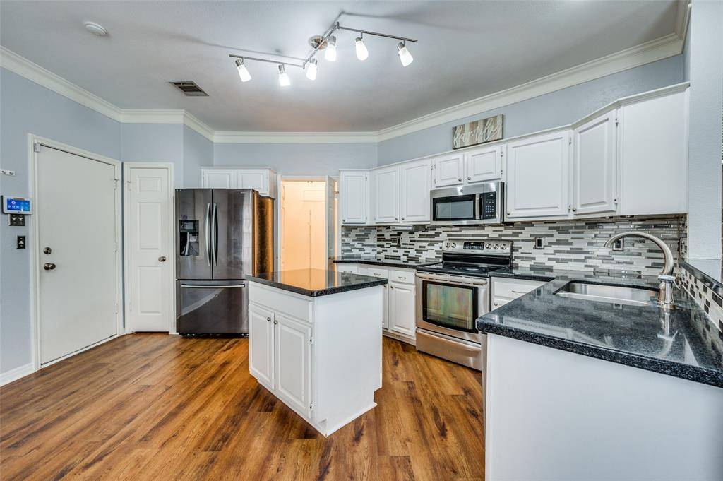 Irving, TX 75063,804 Santa fe Trail