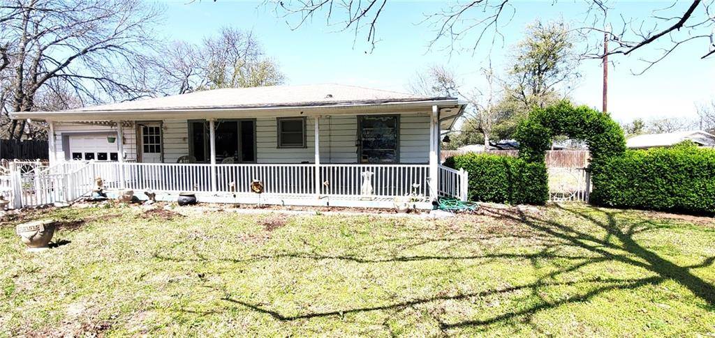 Oglesby, TX 76561,112 College Avenue