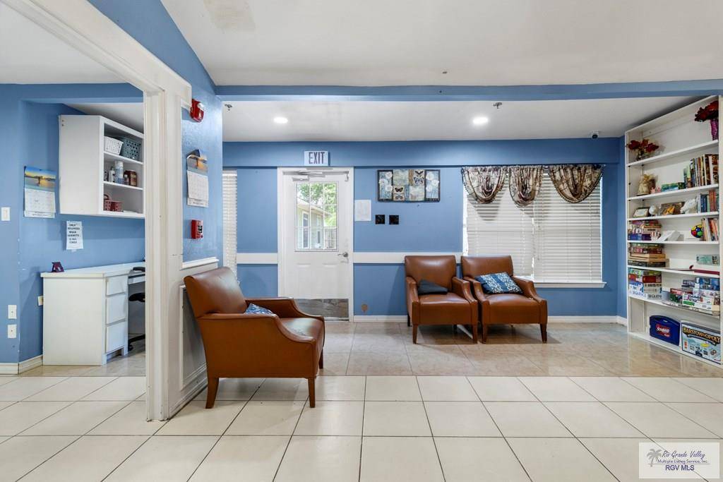 Donna, TX 78537,522 N MAIN ST.