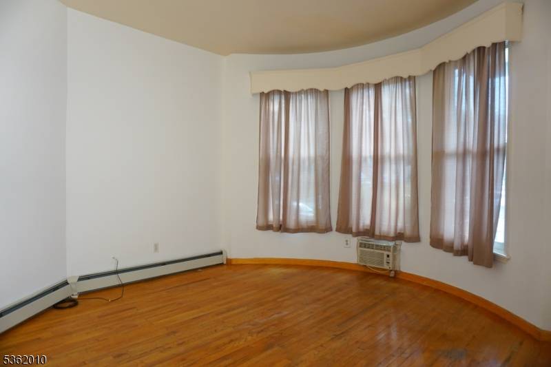 Newark City, NJ 07104,247 Mount Prospect Ave