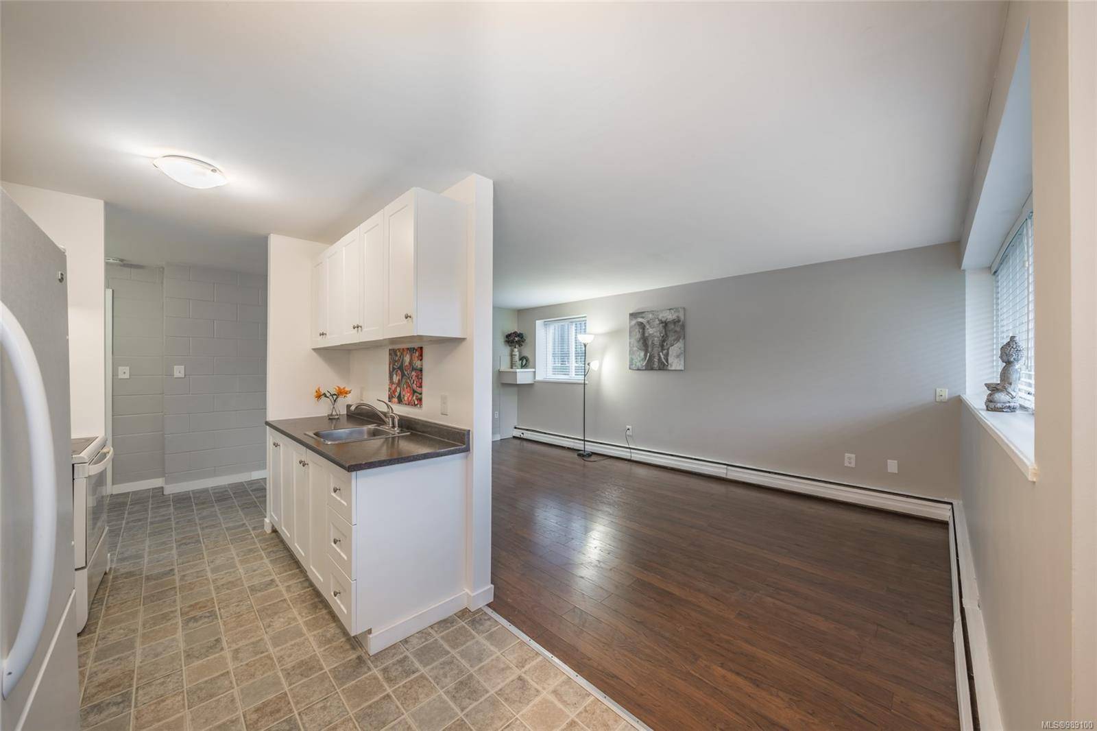 Nanaimo, BC V9R 2A4,1097 Bowen Rd #1102