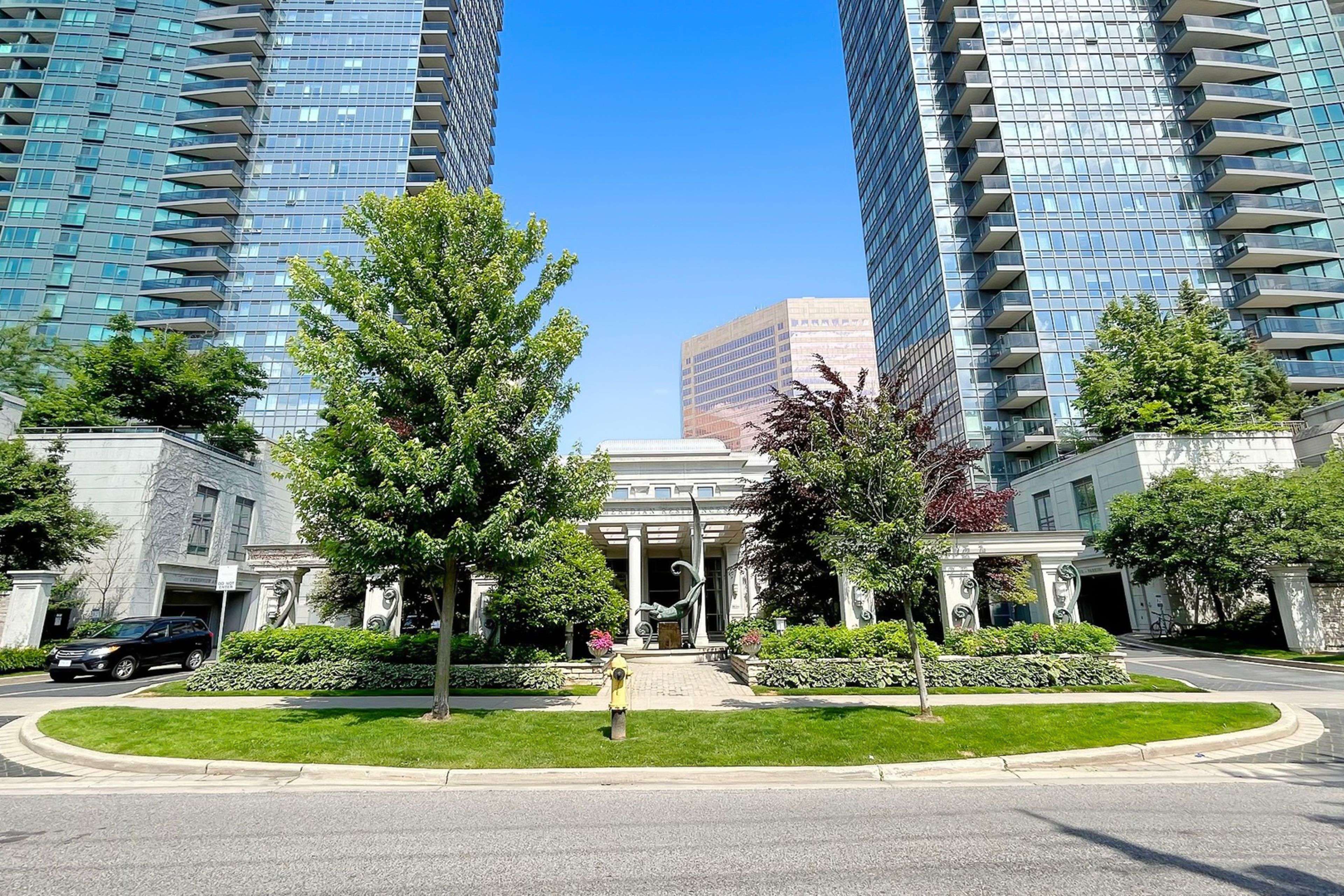 Toronto C07, ON M2M 4M7,15 Greenview AVE #2411
