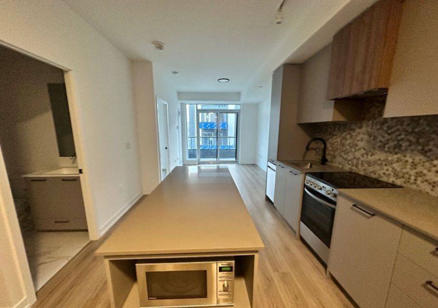 Brampton, ON L7A 5L3,10 Lagerfeld DR #202