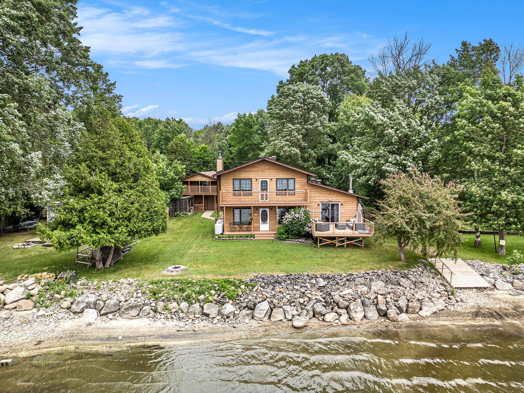 501 Stewart LN, Lanark Highlands, ON K0G 1M0