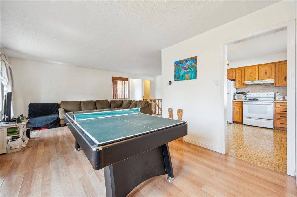Guelph, ON N1G 3R2,407 IRONWOOD RD