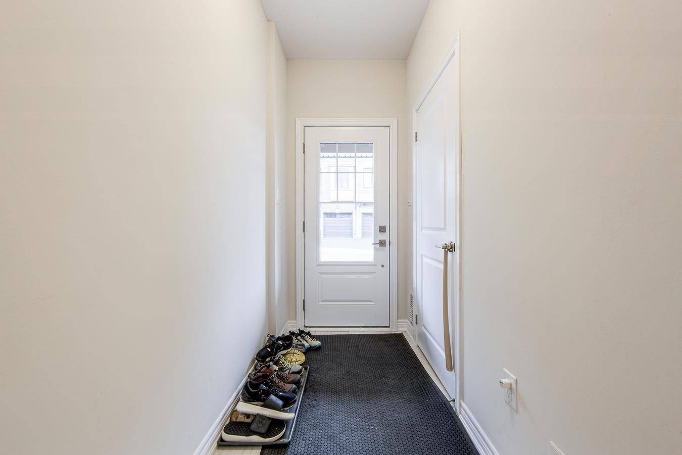 Cambridge, ON N1R 0C6,10 Birmingham DR #128