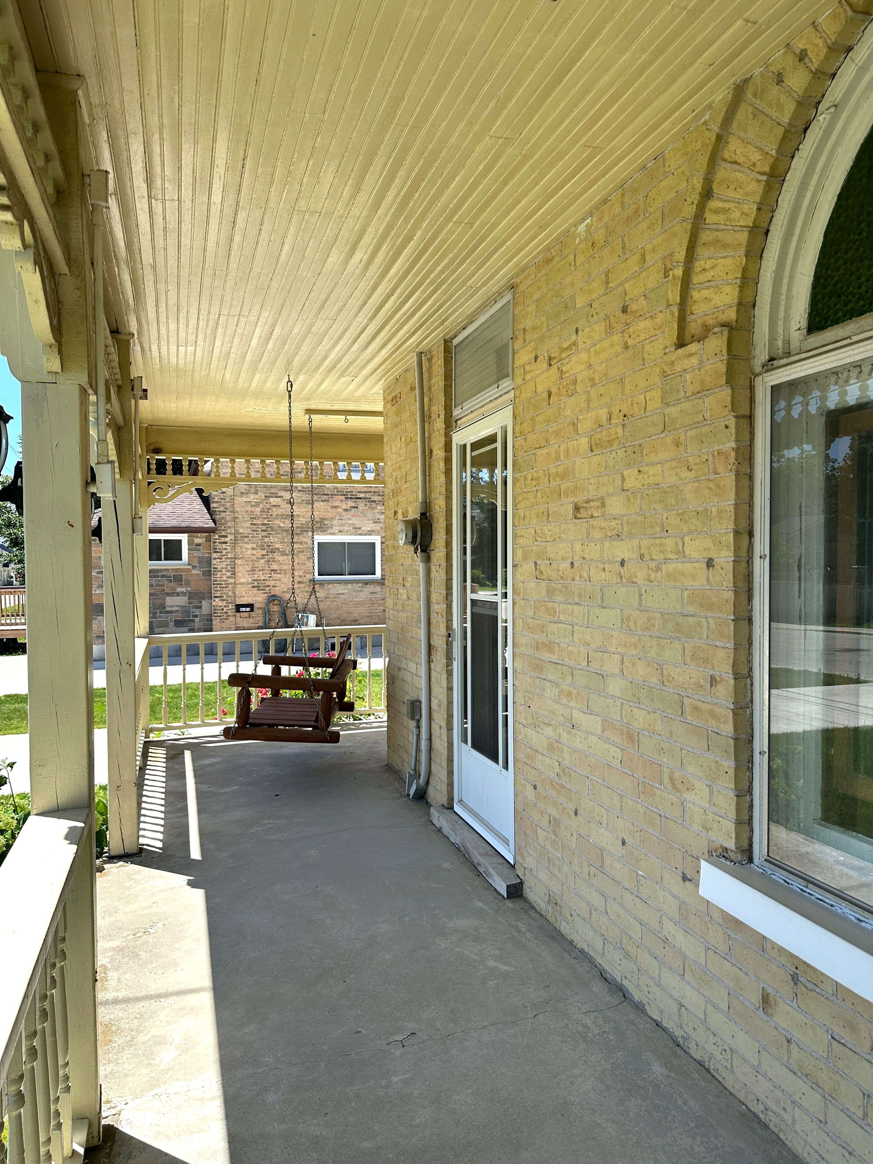 Hanover, ON N4N 1S7,442 11th ST