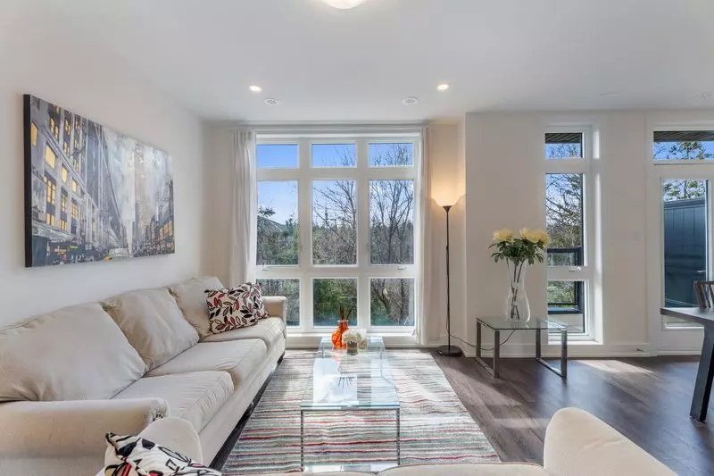 Richmond Hill, ON L4E 1J4,7 Phelps LN #16