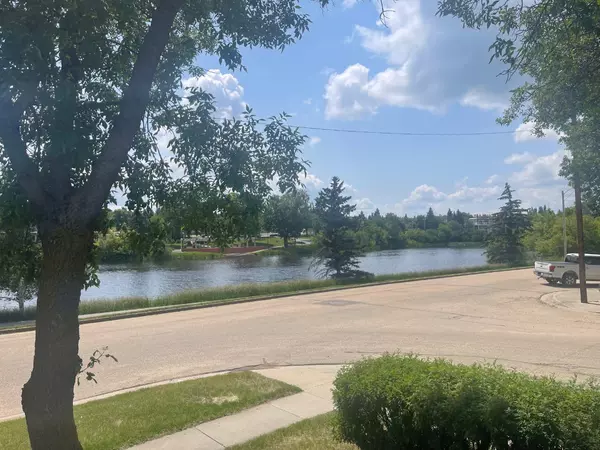 Camrose, AB T4V 2A3,4821 54 ST #A