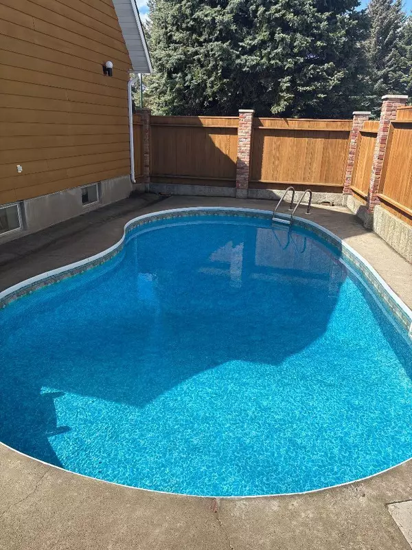 Lethbridge, AB T1K 5G6,67 Kings CRES S