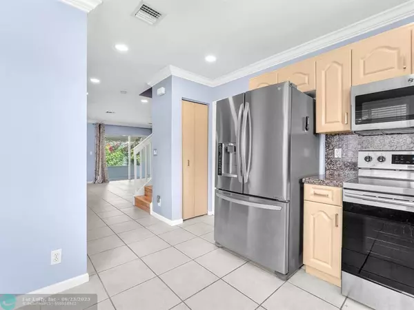 Deerfield Beach, FL 33442,4729 SW 13th Pl