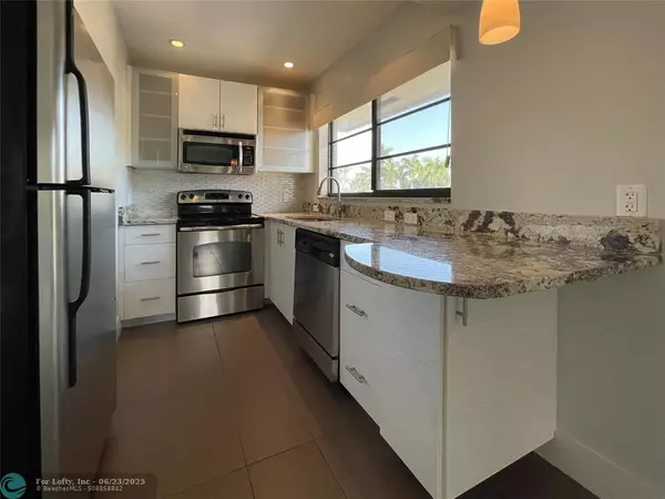Fort Lauderdale, FL 33301,64 Isle Of Venice Dr #21