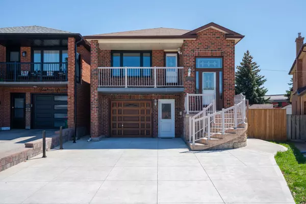 25 Twinberry CRES #UPPER, Vaughan, ON L4L 3X5