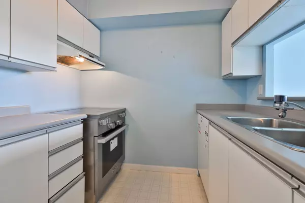 Toronto W04, ON M9N 3W5,3 Hickory Tree RD #909