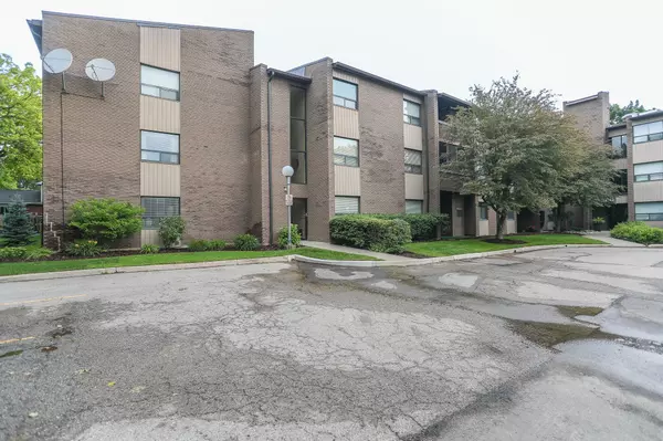 London North, ON N6H 4P8,300 Everglade CRES #220