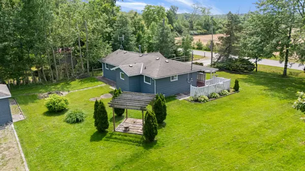 Port Colborne, ON L3K 5V3,527 Pinecrest RD