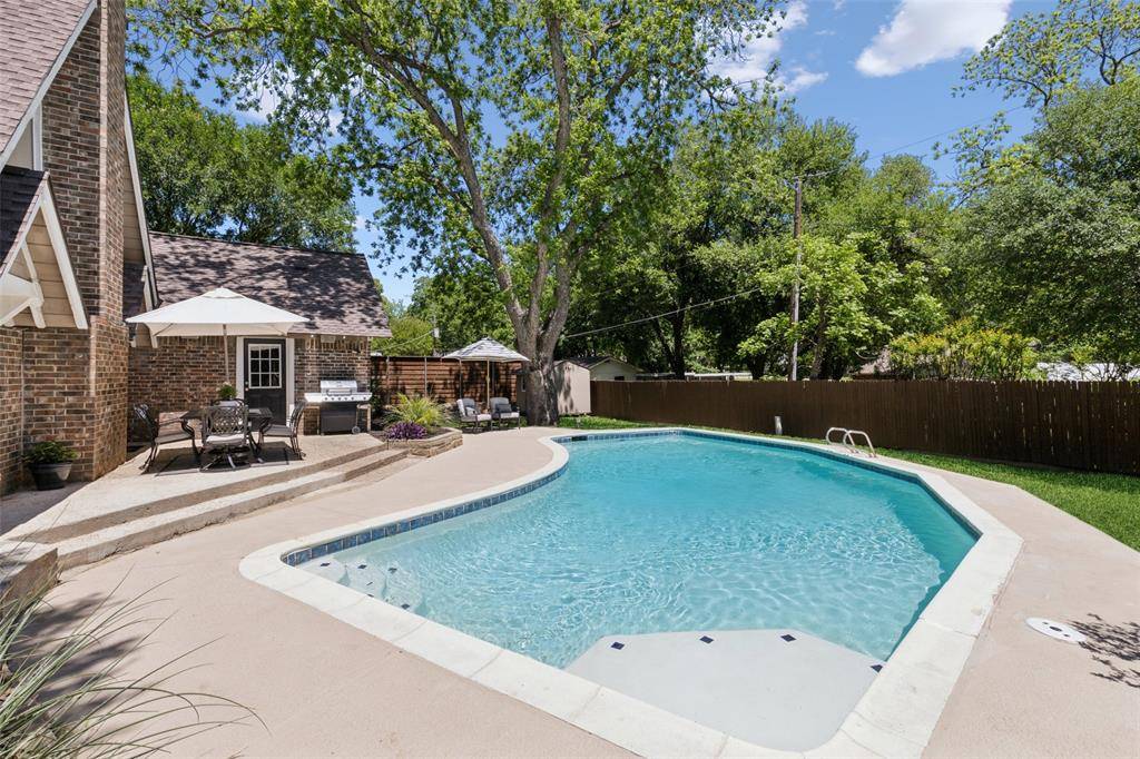 Grand Prairie, TX 75050,2222 Ravenwood Drive