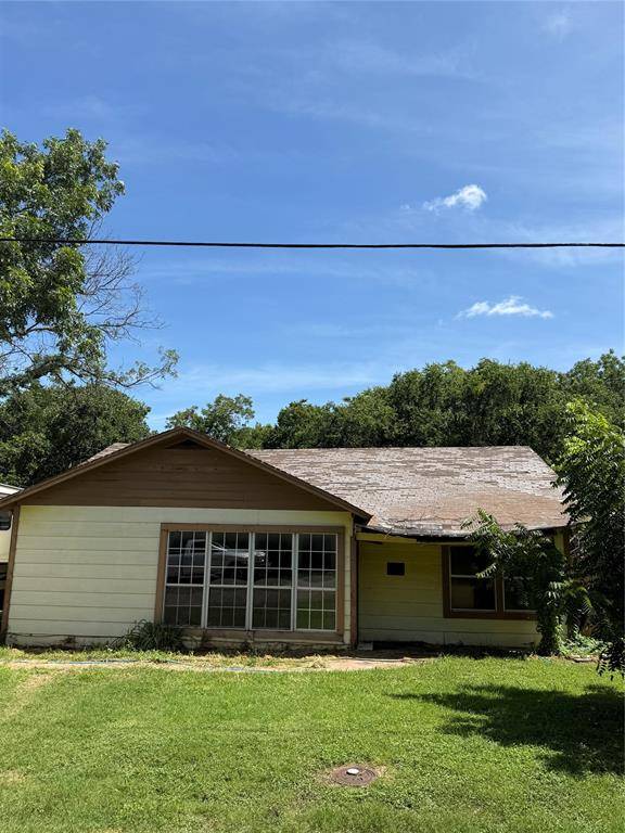 De Leon, TX 76444,401 E Labadie Avenue