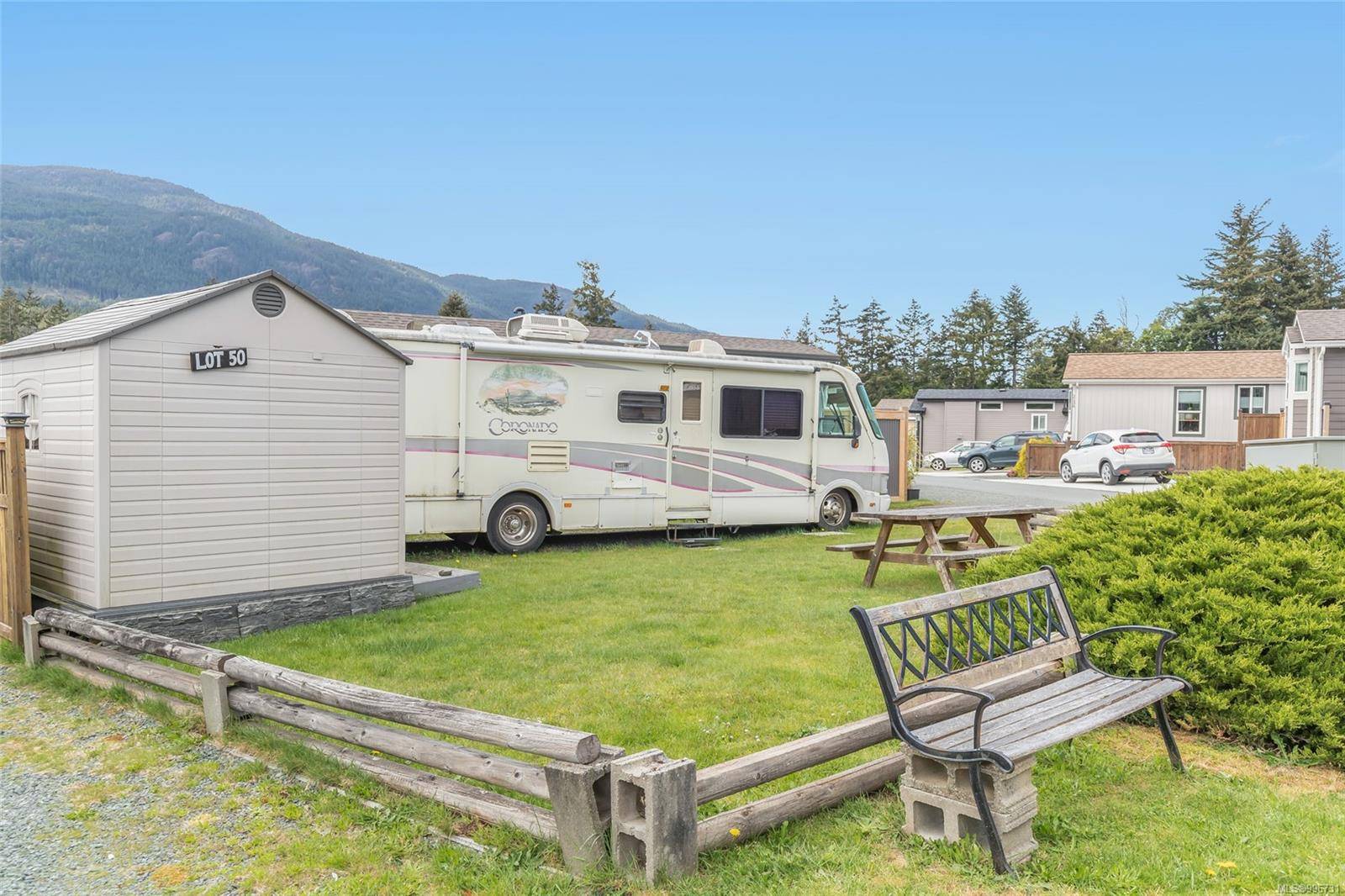 2131 Henderson Lake Way, Nanaimo, BC V9R 6X7