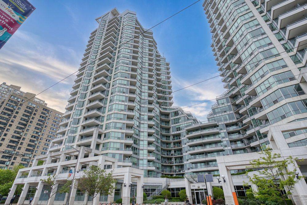 Toronto C01, ON M5J 2Y7,230 Queens Quay W #1518