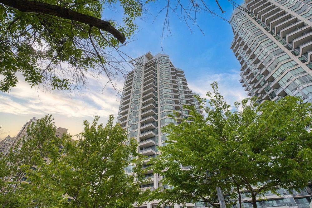 Toronto C01, ON M5J 2Y7,230 Queens Quay W #1518