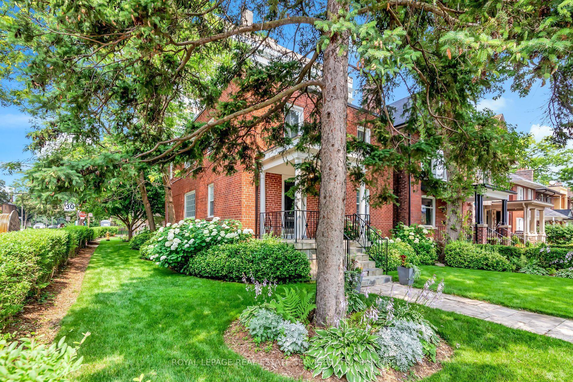 Toronto C02, ON M4V 1Y8,42 Gormley AVE #Main Floor