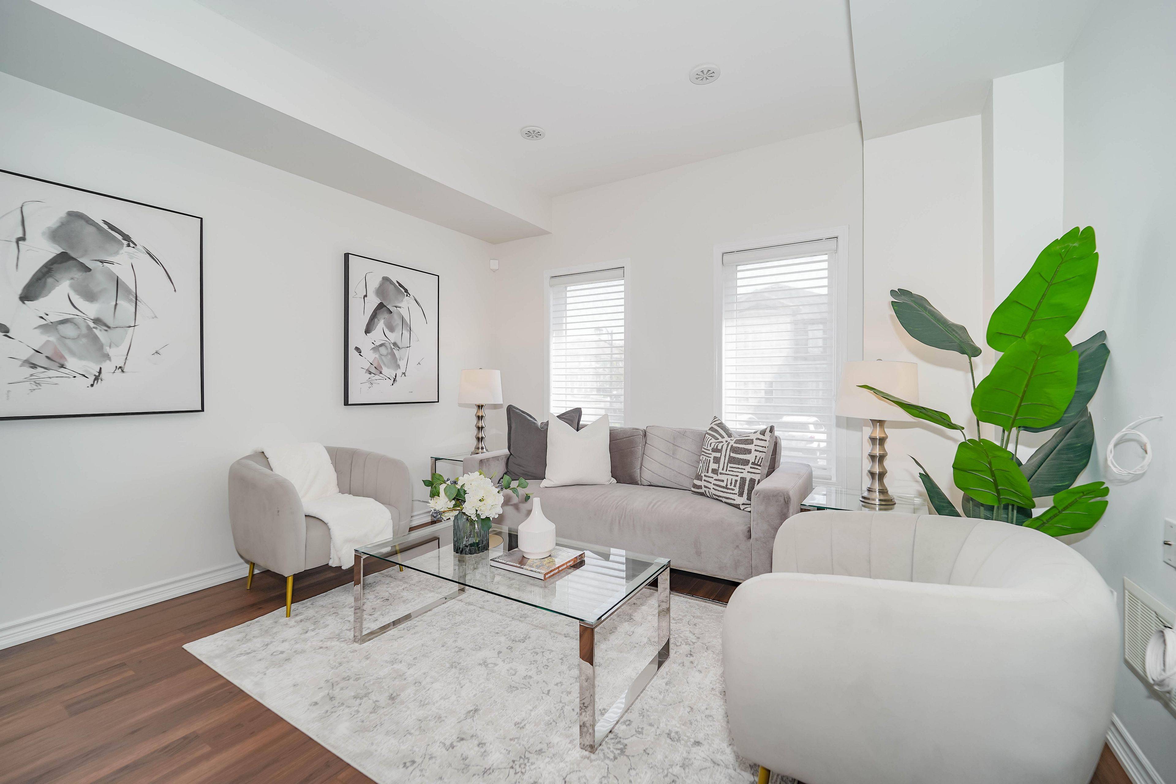 Whitby, ON L1N 0L3,1040 Elton WAY #1