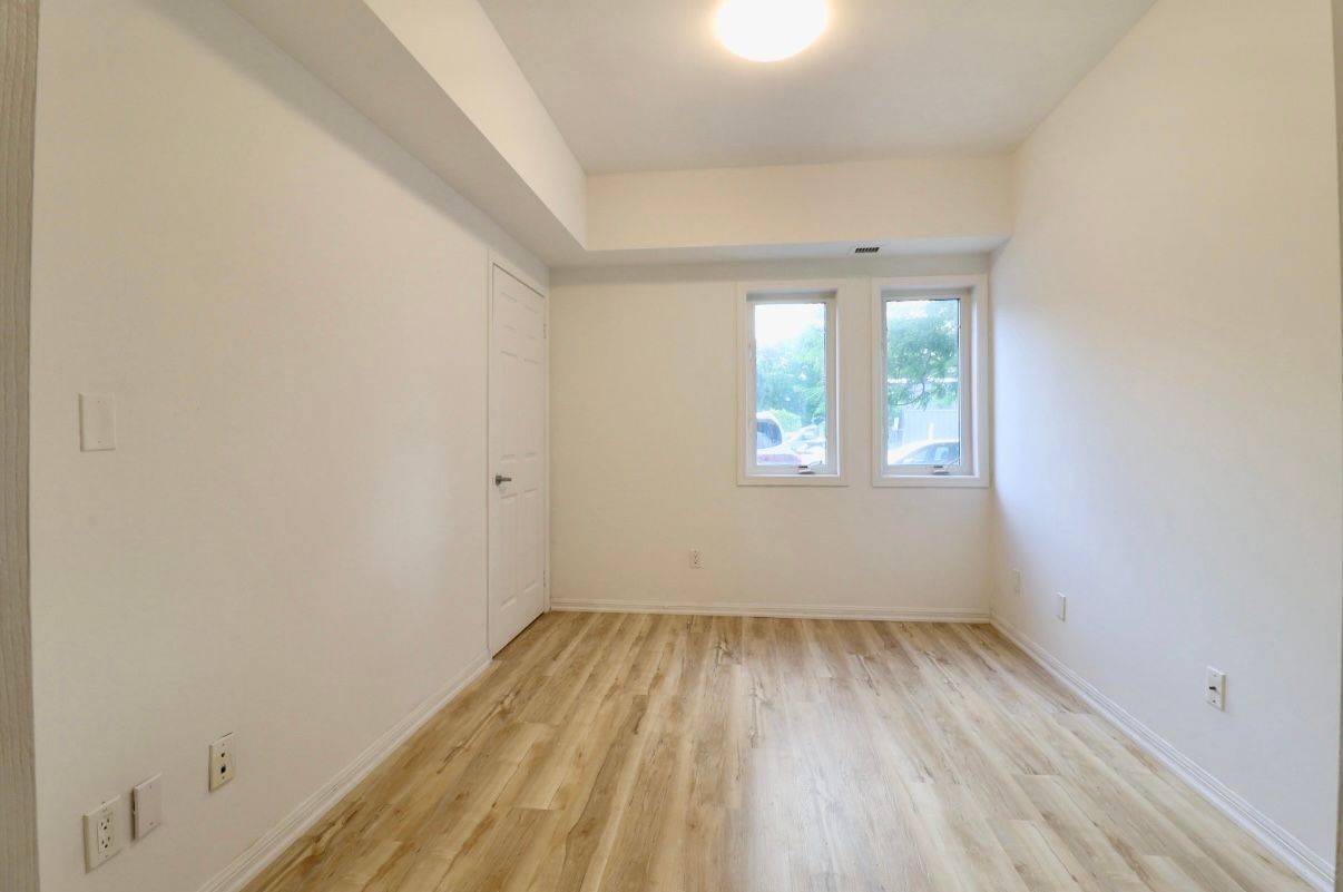 Richmond Hill, ON L4C 3P3,1 Centre ST W #101