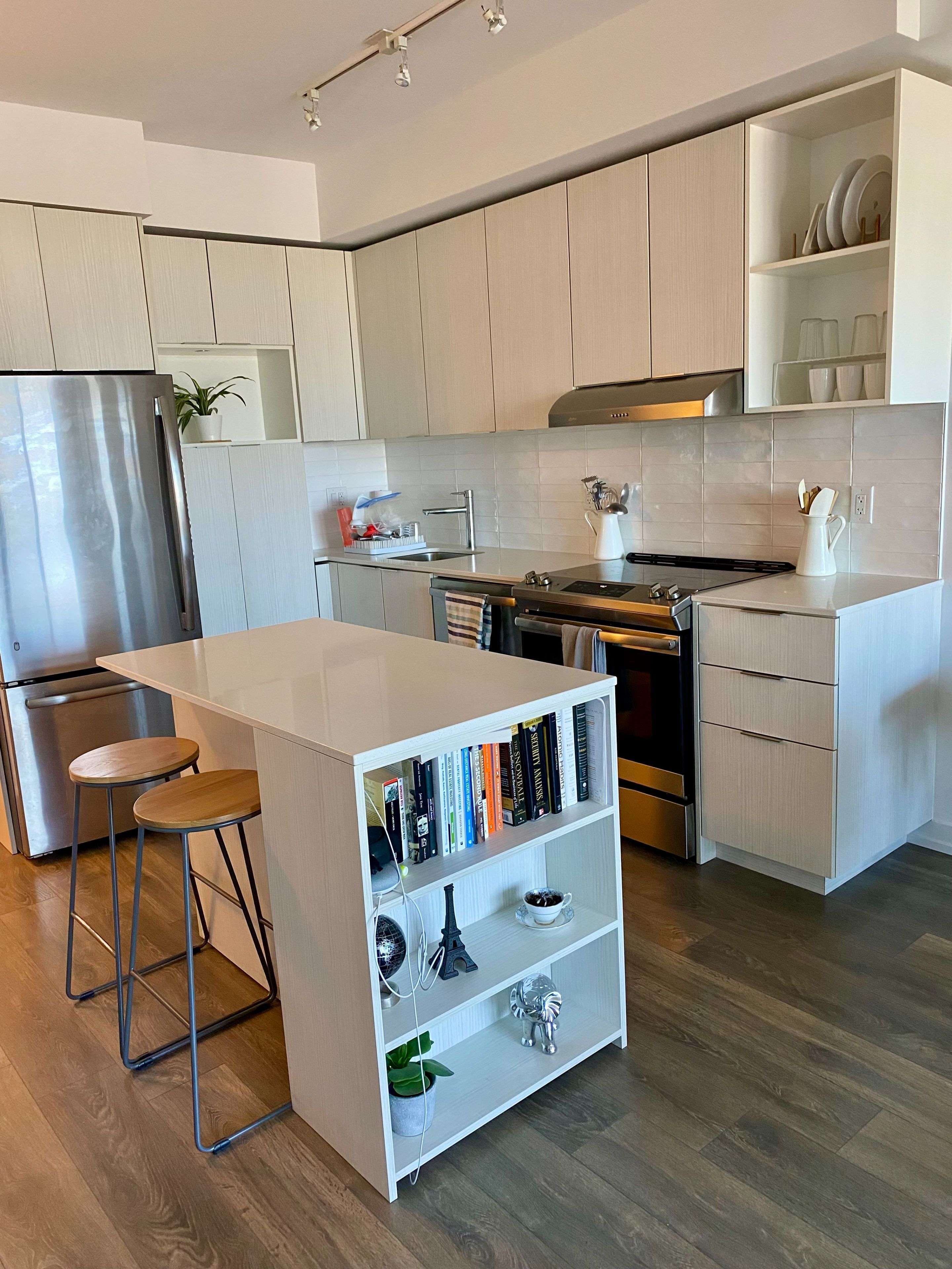 Mississauga, ON L5M 0Y4,2520 EGLINTON AVE W #808