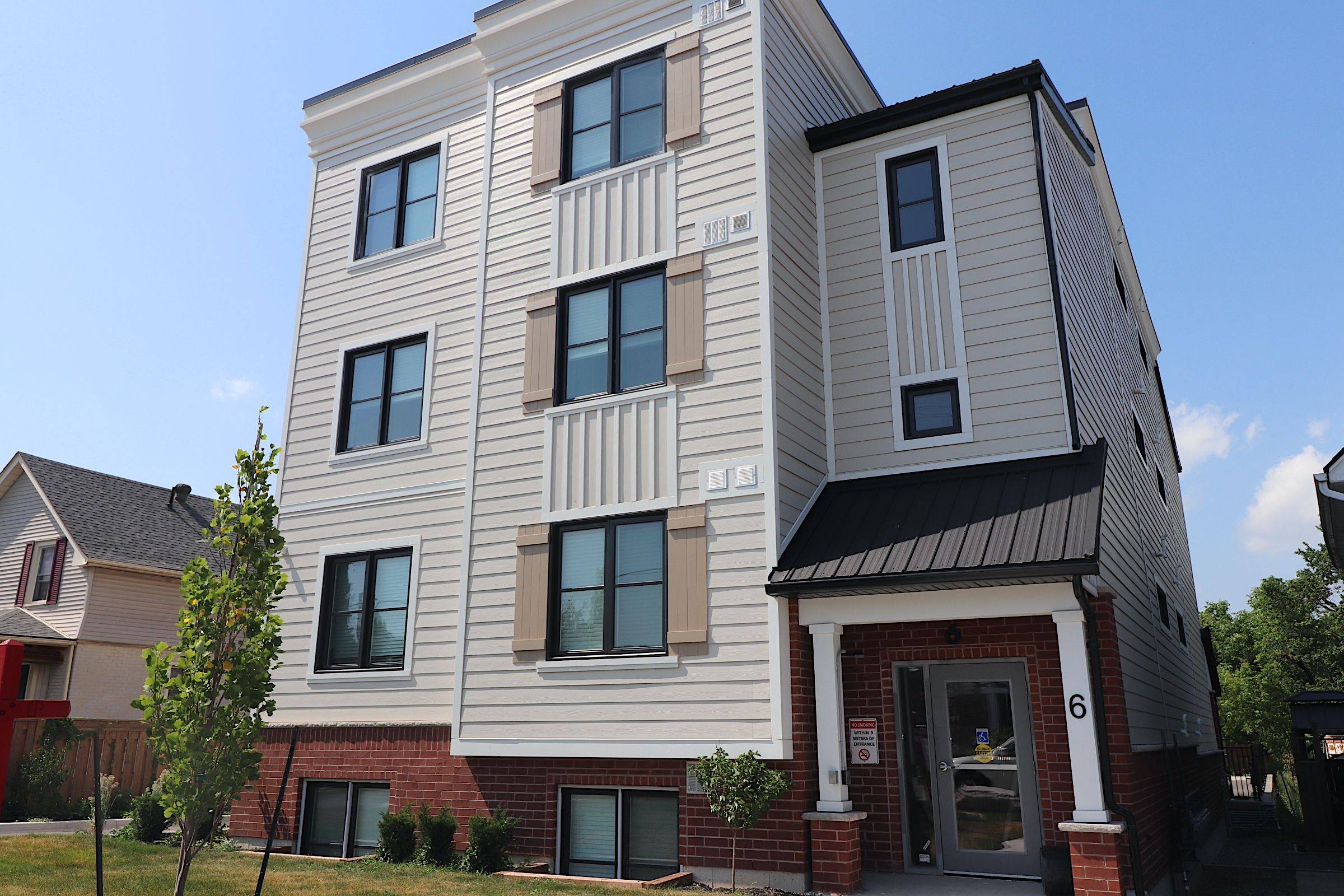 6 Ann ST #6, Thorold, ON L2V 2J3