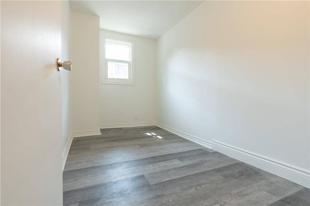 London South, ON N6J 2S4,35 Paddington AVE