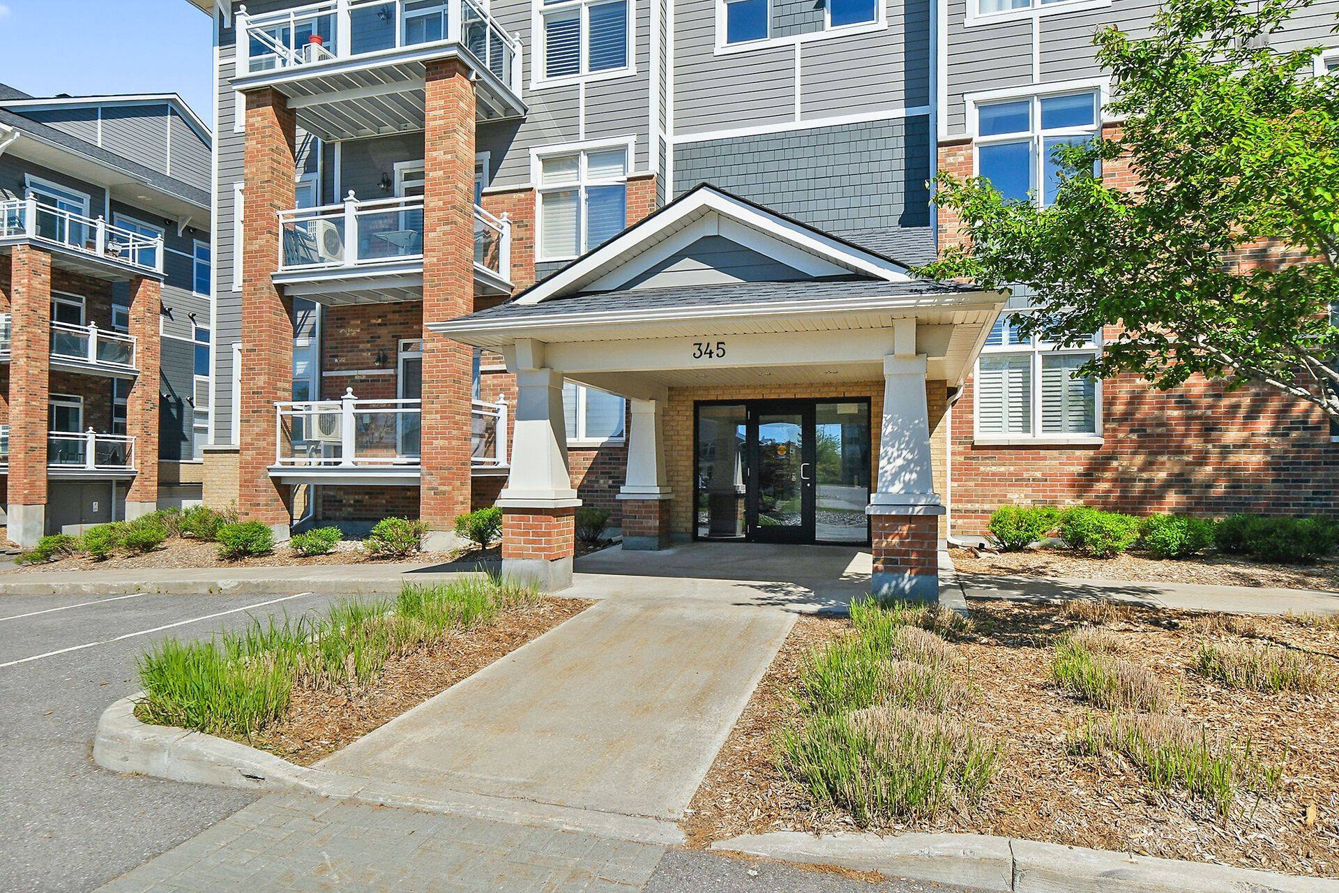 Orleans - Convent Glen And Area, ON K1W 0K6,345 ELIZABETH COSGROVE Private #301