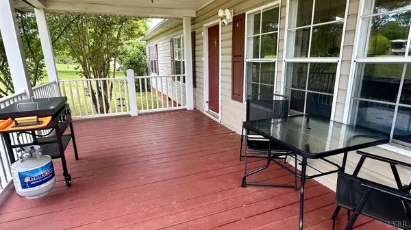 Moneta, VA 24121,2836 Isle Of Pines DR