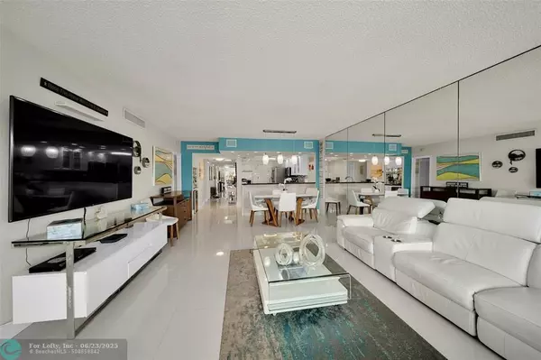 Lighthouse Point, FL 33064,3050 NE 48th Ct #201