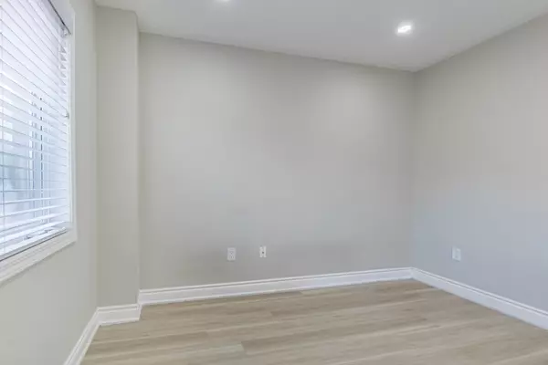 Mississauga, ON L5R 0B4,5821 Tiz RD