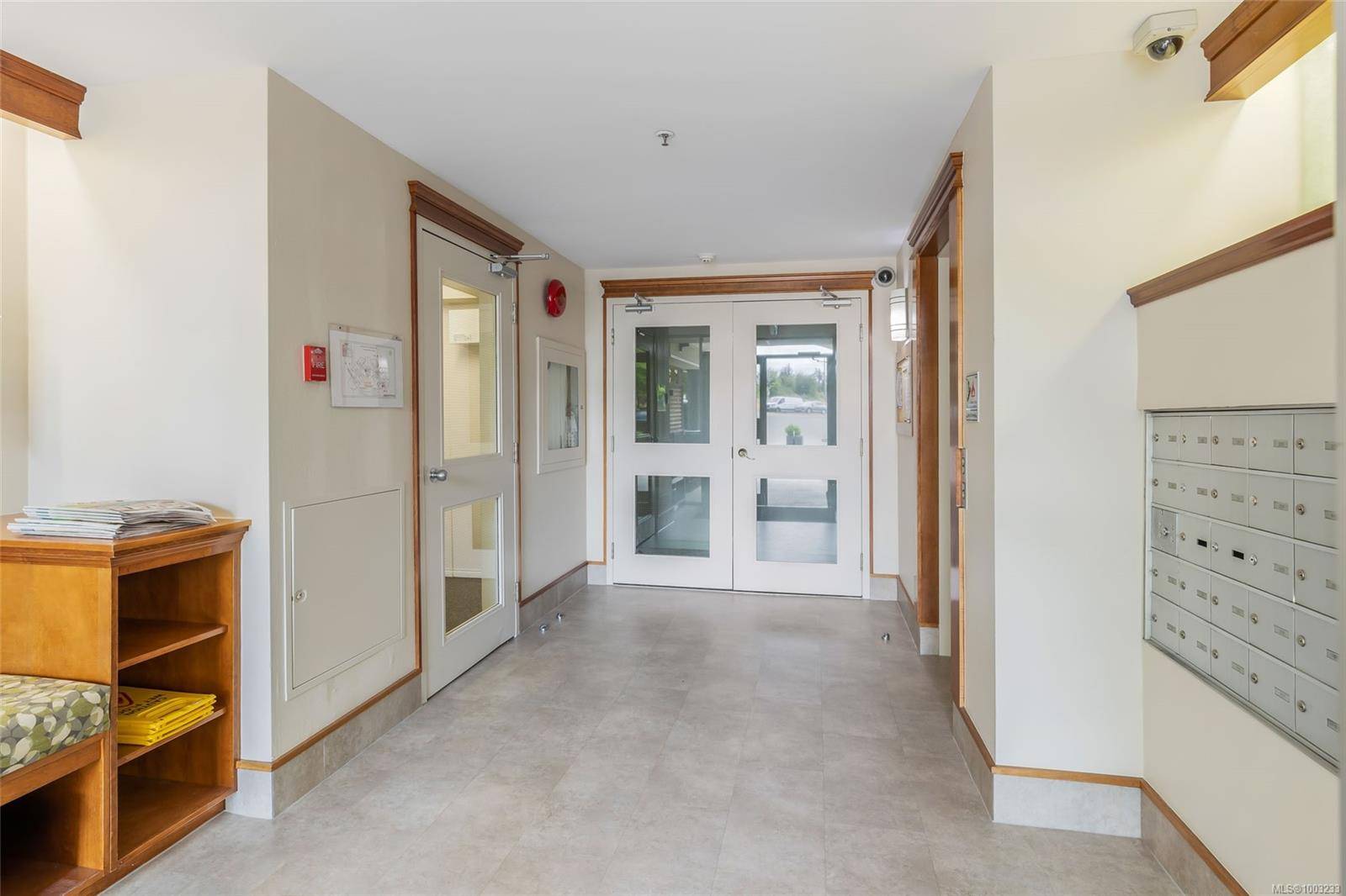 Nanaimo, BC V9S 2H6,770 Poplar St #404