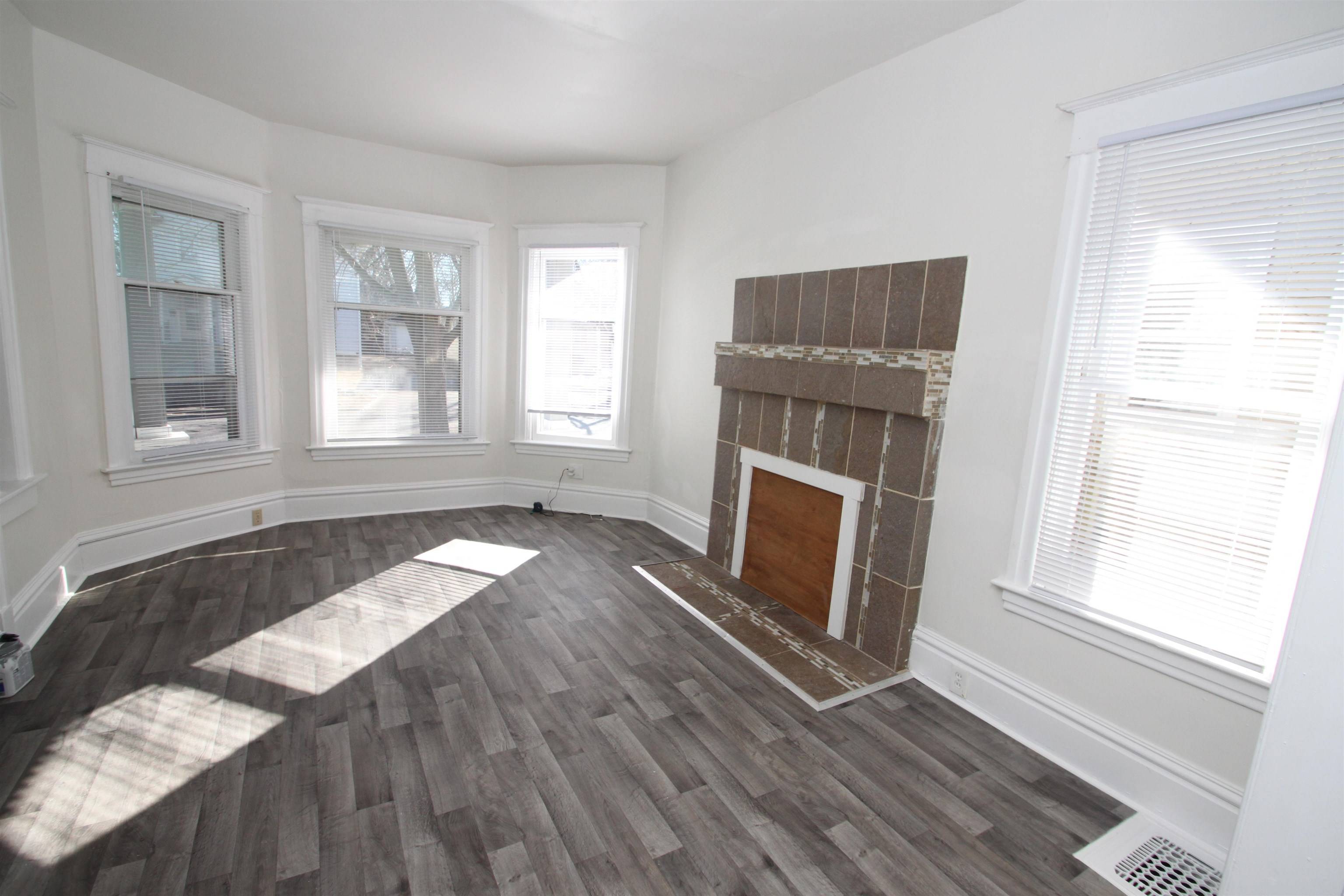 Rockford, IL 61103,1118 N Winnebago Street
