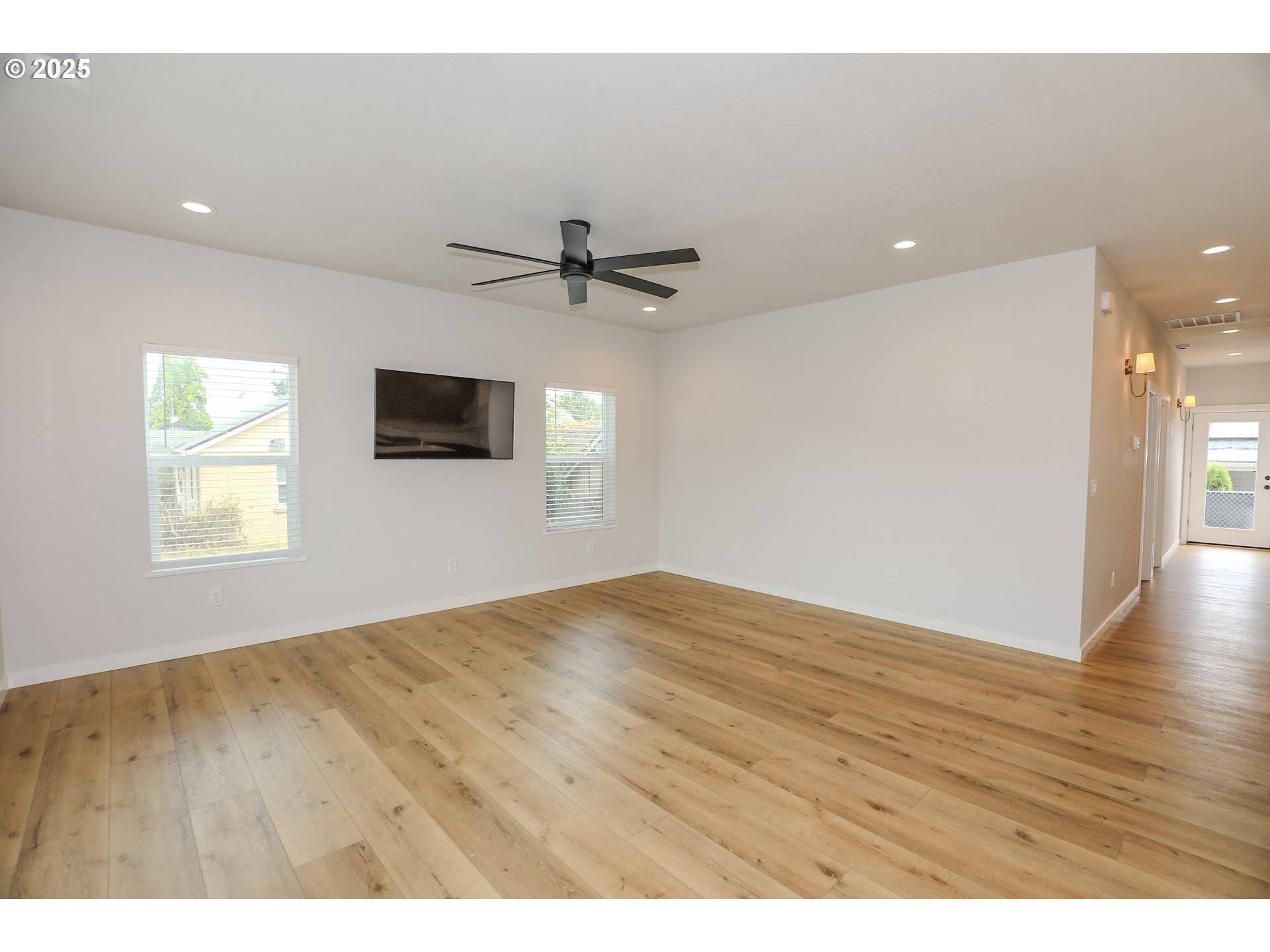 Roseburg, OR 97471,437 W FAIR ST