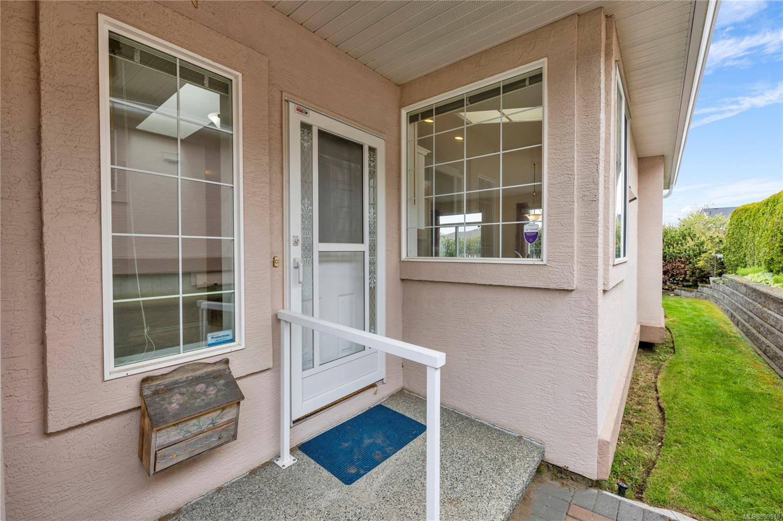 Nanaimo, BC V9V 1S8,6168 Saturna Ave