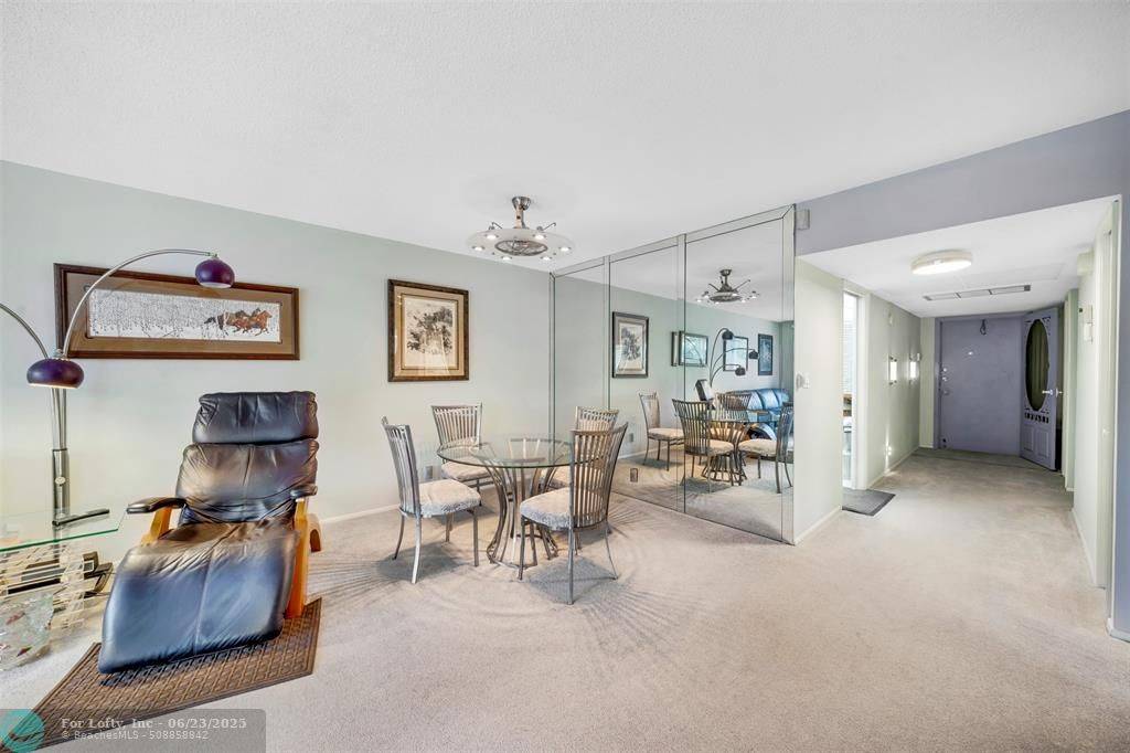 Pompano Beach, FL 33069,550 Oaks Ln #206