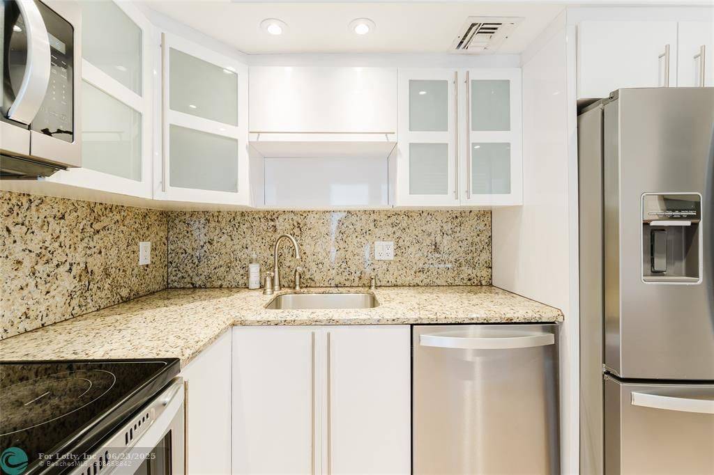 Pompano Beach, FL 33069,2671 S Course Dr #908