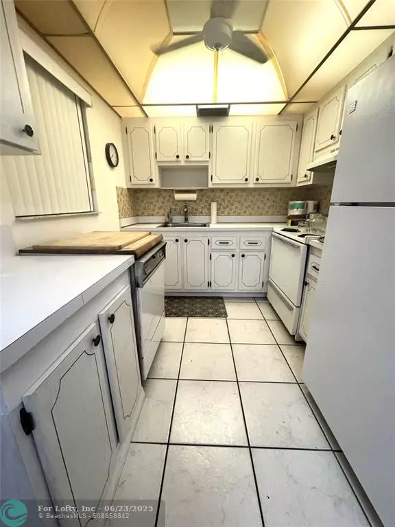 Delray Beach, FL 33446,172 Saxony D #172