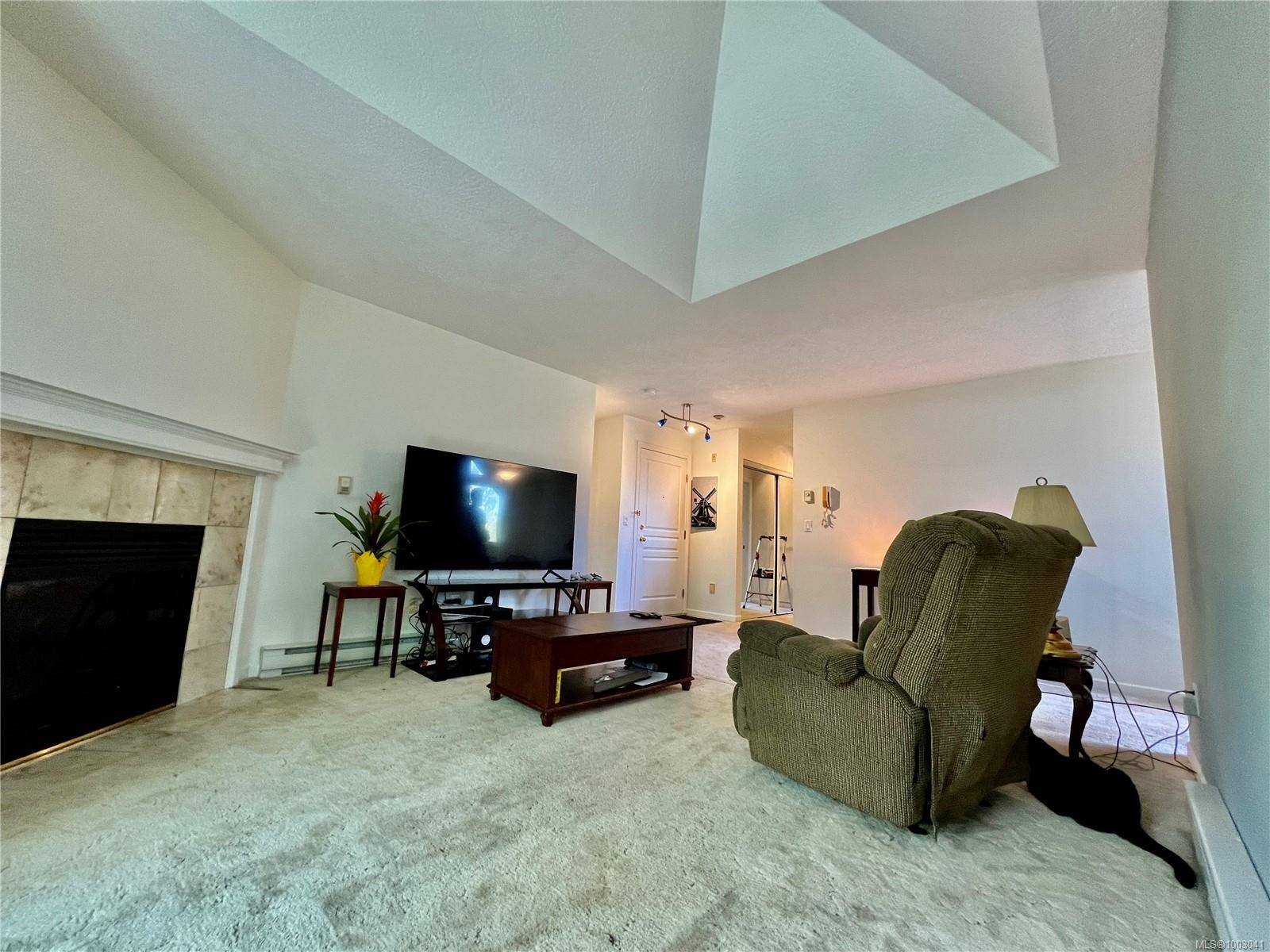 Saanich, BC V9A 1M2,108 Gorge Rd W #303
