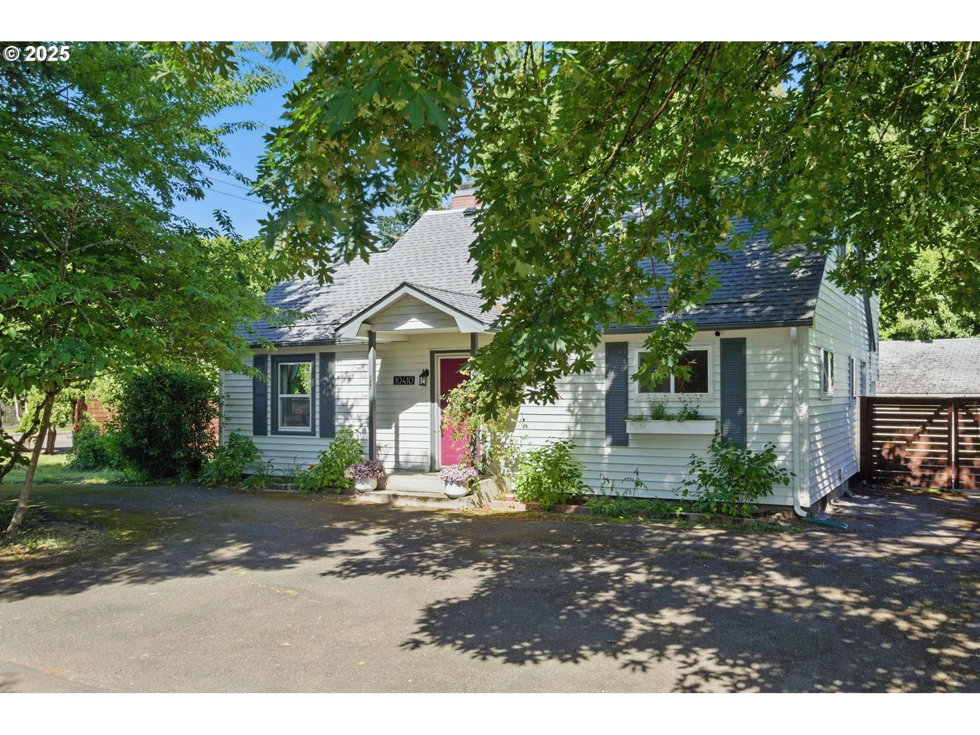 10410 SE 55TH AVE, Milwaukie, OR 97222